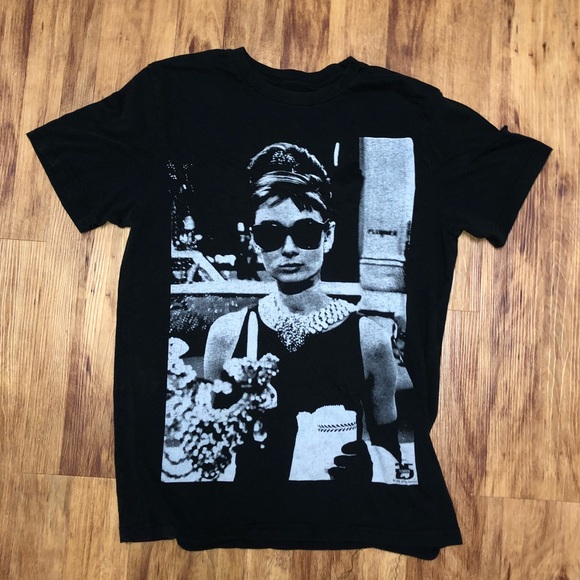 Vintage Other - Vintage Breakfast at Tiffany's t shirt.